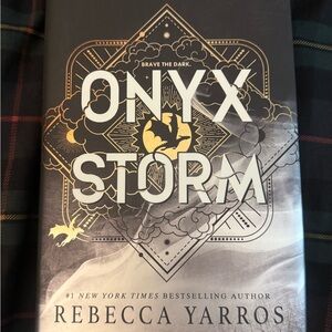 Onyx Storm by Rebecca Yarros - Black & Gold Hardcover